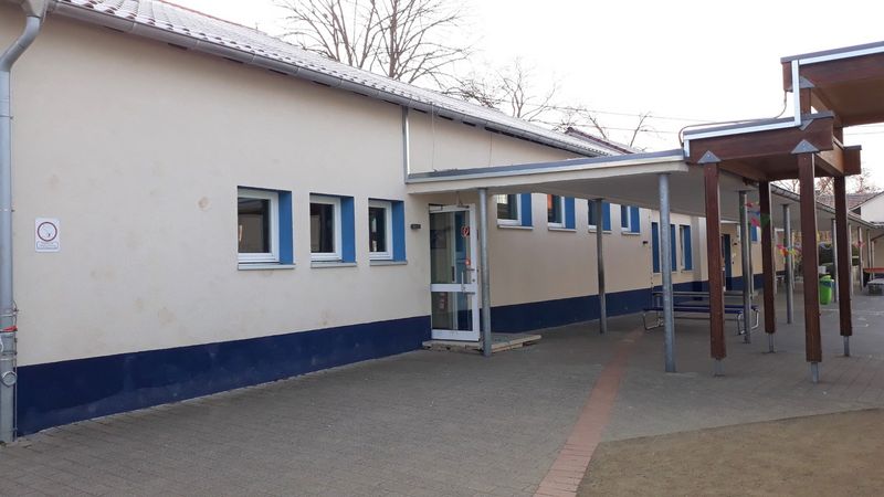 Von außen ist die Sanierung des Schulgebäudes leicht wahrzunahmen. Die besondere Qualität des Sanierungsobjektes steckt jedoch in seiner Technik.